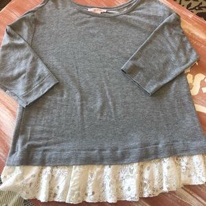 Super soft cotton top with lace ruffle
